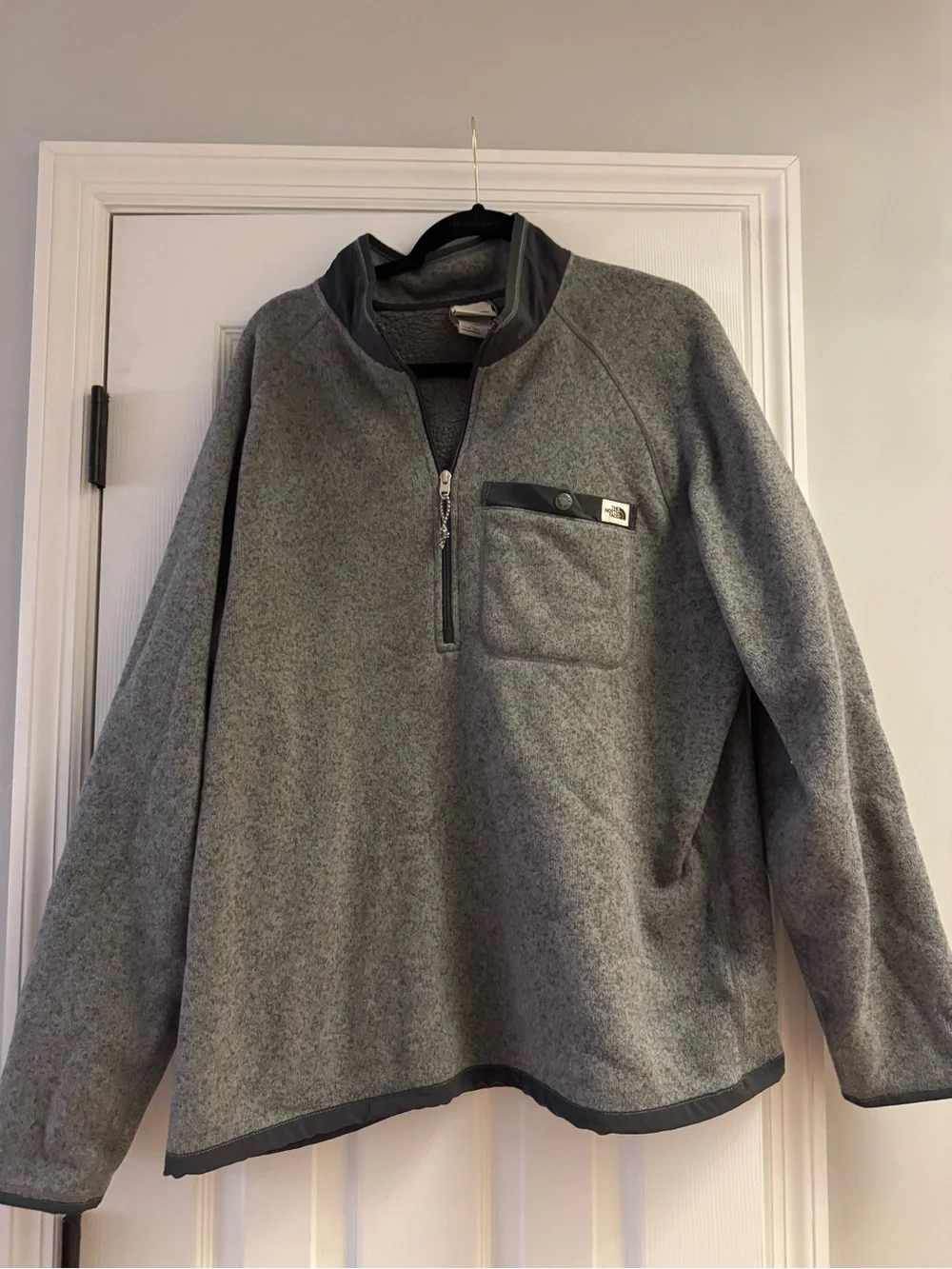 The North Face Men's Gray Quarter-Zip Fleece Pullover
